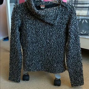 Warm, fuzzy top